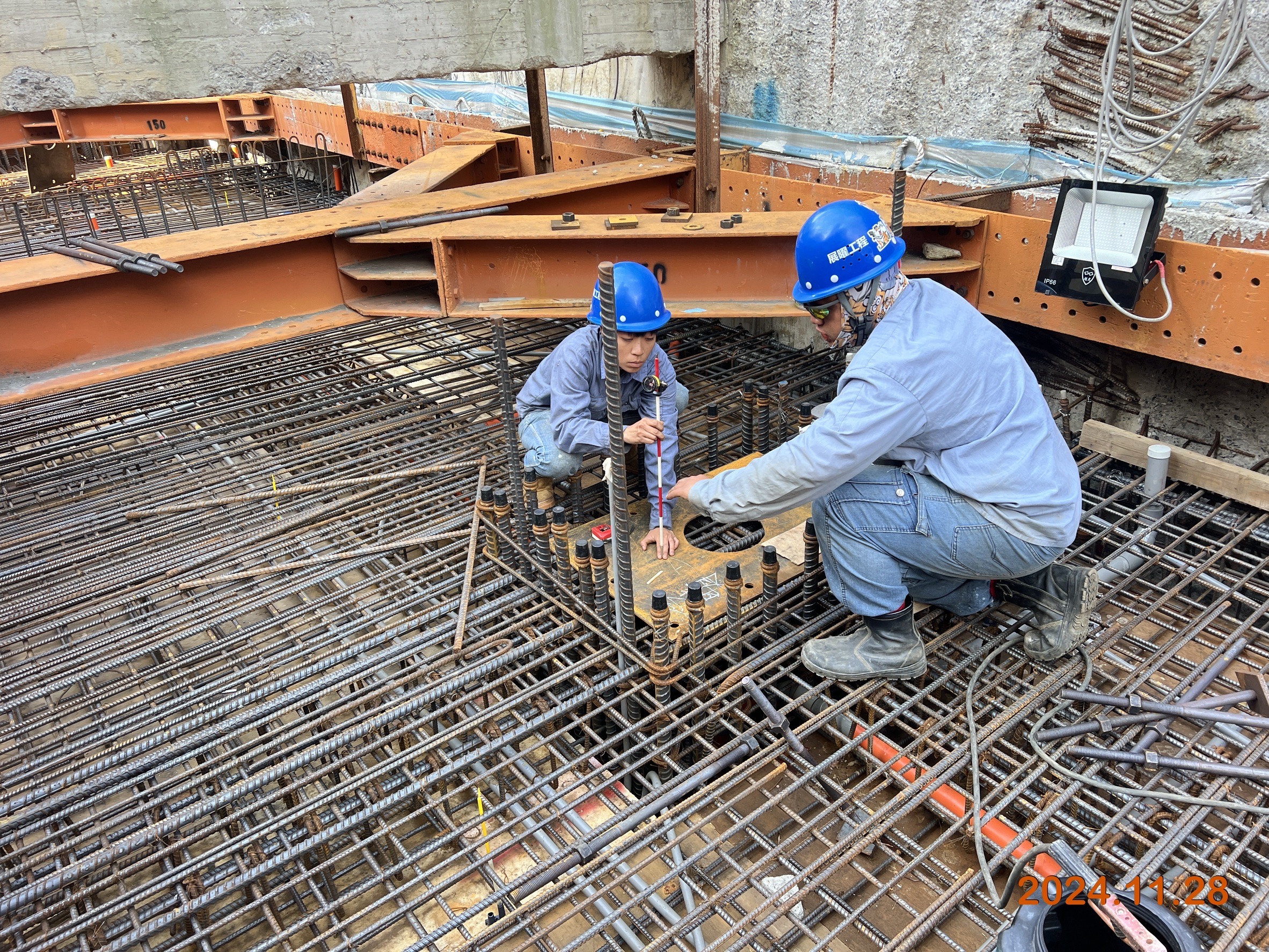 鋼柱基礎樣板調整