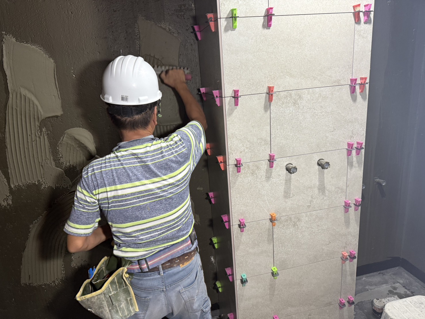 14F-18F浴室及廚房壁磚施作 (1)